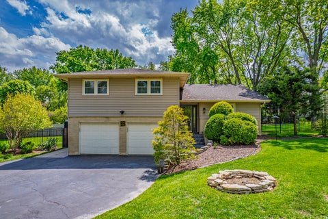 Photo of 10S220 Alan Road, Naperville, IL 60564 (MLS # 12660419)