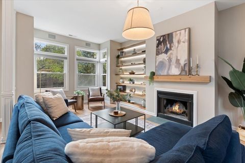 Tiny photo for 2615 N Wilton Avenue, Chicago, IL 60614 (MLS # 12620455)