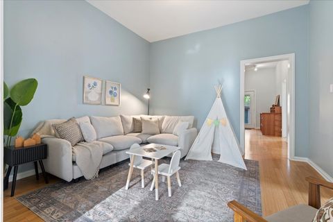 Tiny photo for 2615 N Wilton Avenue, Chicago, IL 60614 (MLS # 12620455)