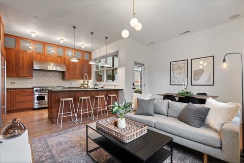 Tiny photo for 2615 N Wilton Avenue, Chicago, IL 60614 (MLS # 12620455)