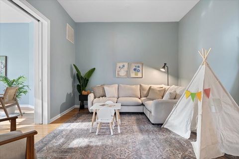 Tiny photo for 2615 N Wilton Avenue, Chicago, IL 60614 (MLS # 12620455)