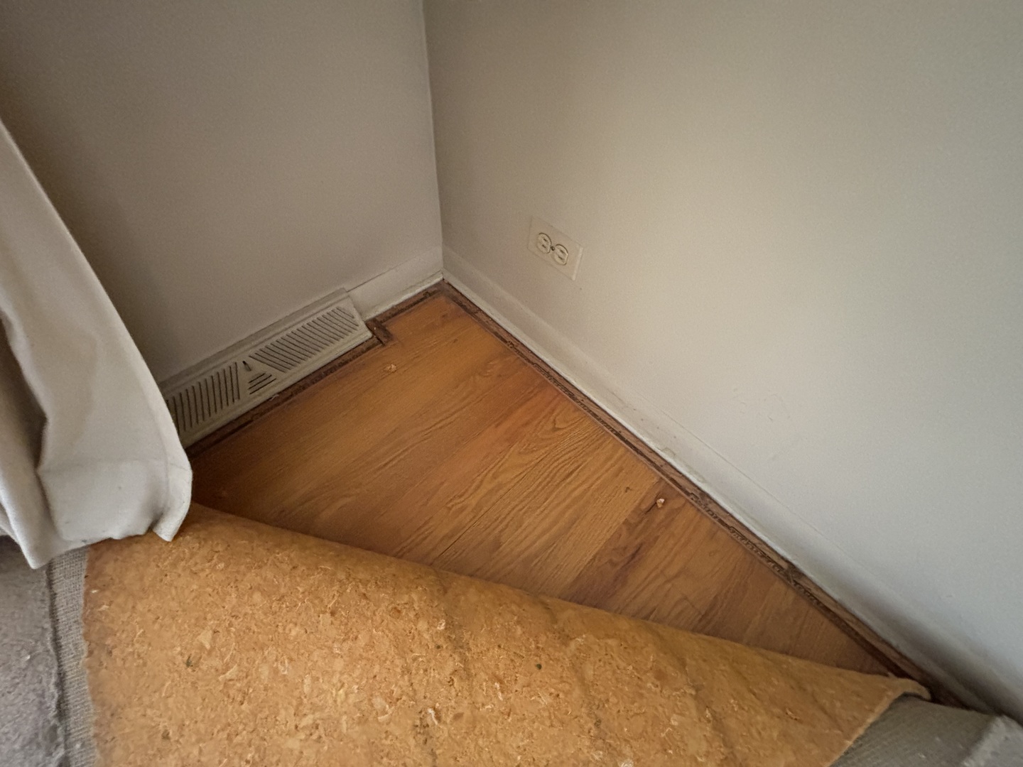 1305 W Mulberry Lane