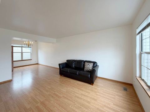 Tiny photo for Mundelein, IL 60060 (MLS # 12593713)