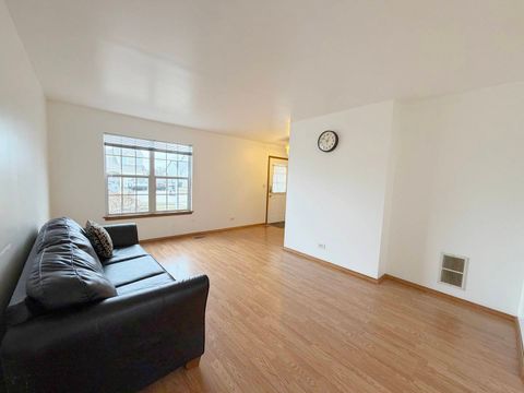 Tiny photo for Mundelein, IL 60060 (MLS # 12593713)