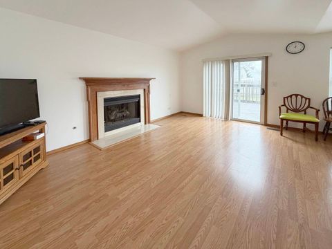 Tiny photo for Mundelein, IL 60060 (MLS # 12593713)