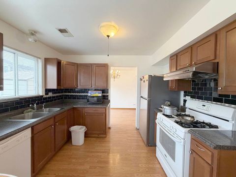 Tiny photo for Mundelein, IL 60060 (MLS # 12593713)
