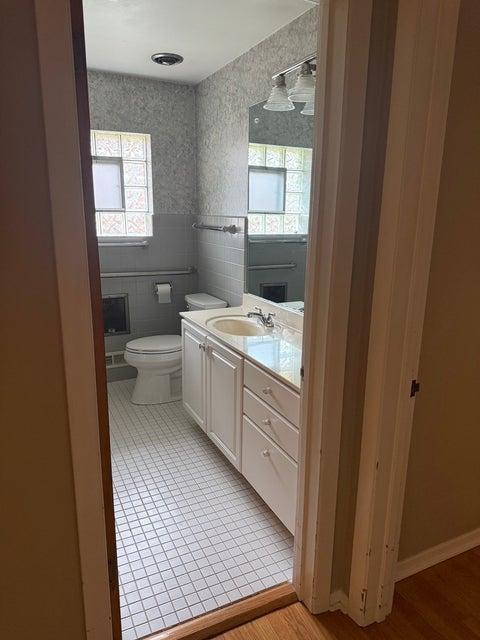 Tiny photo for 435 S Stratford Avenue, Elmhurst, IL 60126 (MLS # 12719614)