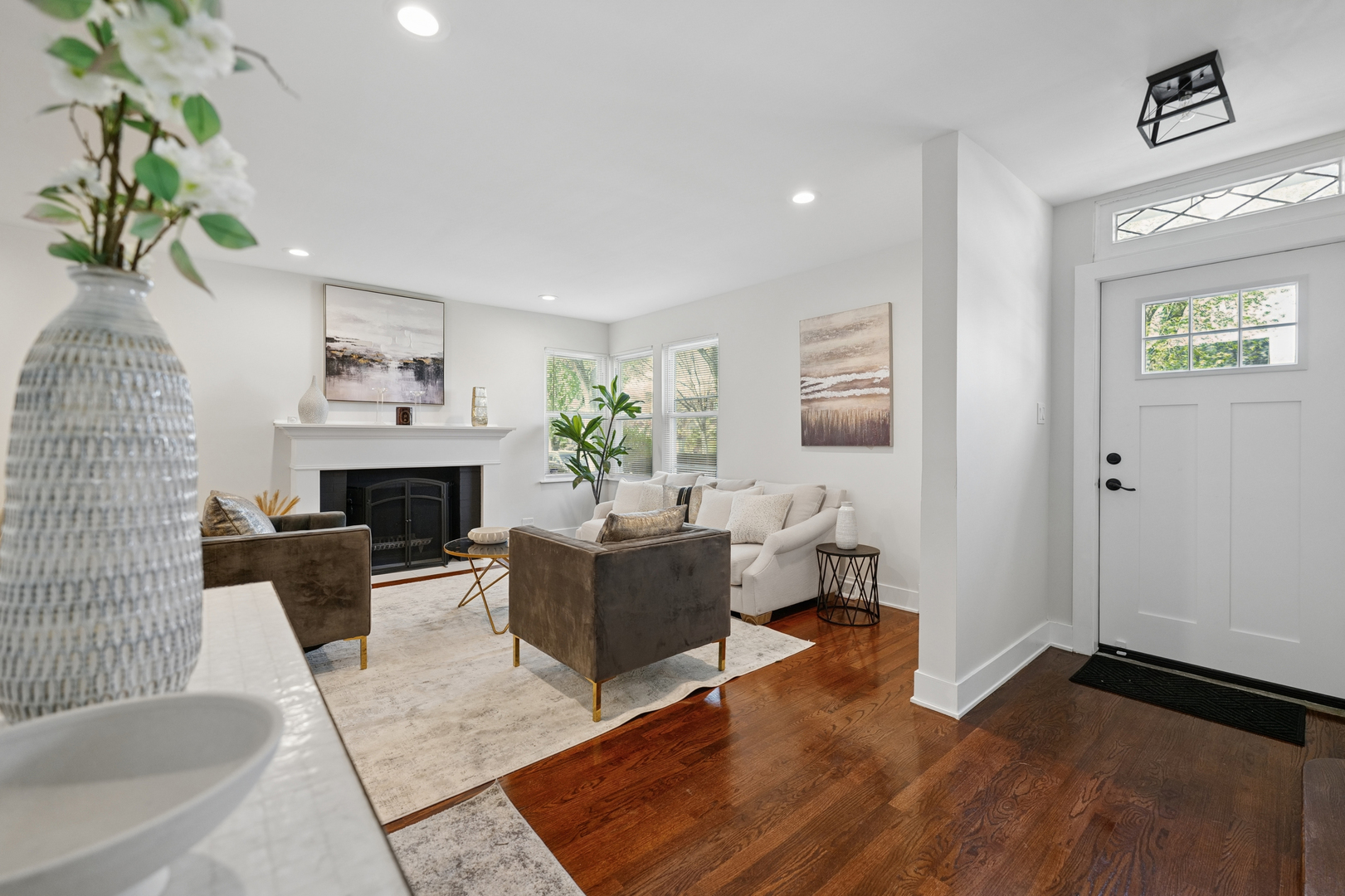 8329 S Vernon Avenue