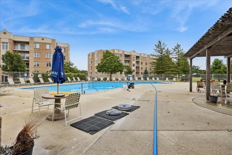 Tiny photo for 2211 S Stewart Avenue S #6D, Lombard, IL 60148 (MLS # 12762099)