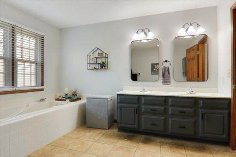 Tiny photo for 1505 Paddington Drive, Bloomington, IL 61704 (MLS # 12519050)