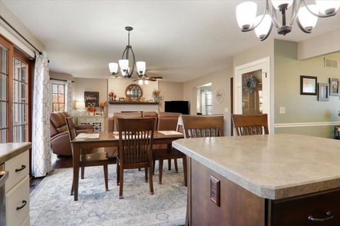 Tiny photo for 1505 Paddington Drive, Bloomington, IL 61704 (MLS # 12519050)