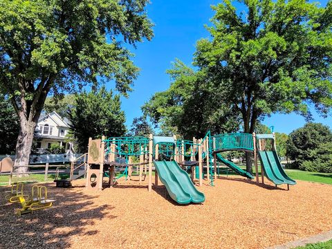 Tiny photo for 3919 Washington Street, Downers Grove, IL 60515 (MLS # 12462276)