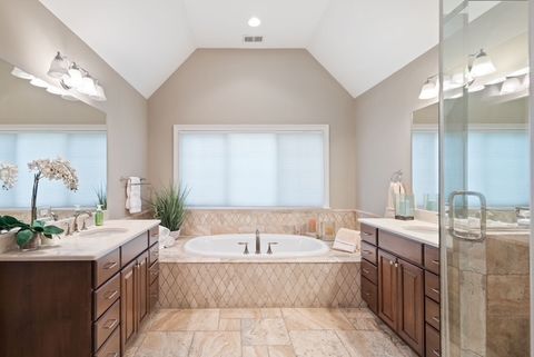 Tiny photo for 3919 Washington Street, Downers Grove, IL 60515 (MLS # 12462276)