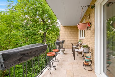 Tiny photo for 8604 W 95th Place #202, Hickory Hills, IL 60457 (MLS # 12674646)