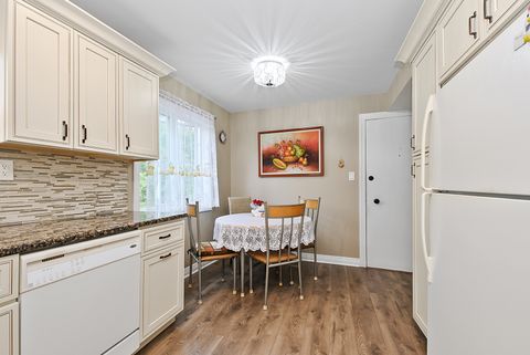 Tiny photo for 8604 W 95th Place #202, Hickory Hills, IL 60457 (MLS # 12674646)