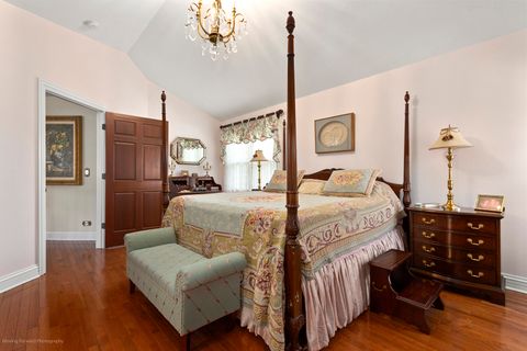 Tiny photo for 1660 Castillian Way, Mundelein, IL 60060 (MLS # 12568741)