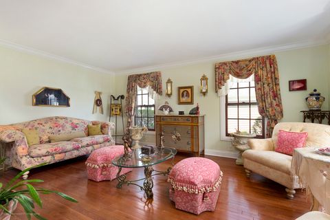 Tiny photo for 1660 Castillian Way, Mundelein, IL 60060 (MLS # 12568741)
