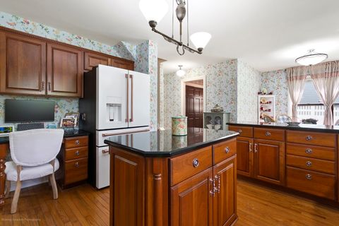 Tiny photo for 1660 Castillian Way, Mundelein, IL 60060 (MLS # 12568741)