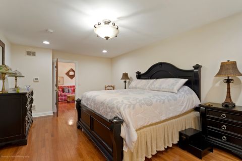 Tiny photo for 1660 Castillian Way, Mundelein, IL 60060 (MLS # 12568741)