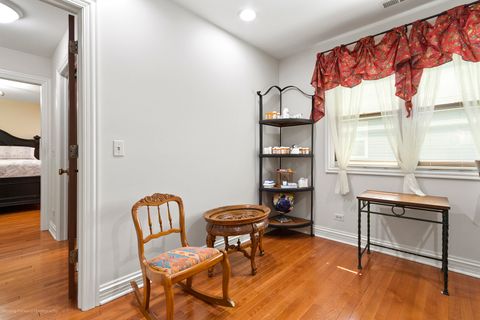 Tiny photo for 1660 Castillian Way, Mundelein, IL 60060 (MLS # 12568741)
