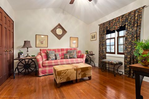 Tiny photo for 1660 Castillian Way, Mundelein, IL 60060 (MLS # 12568741)