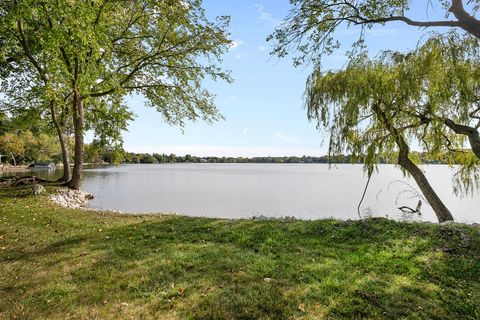 Tiny photo for 101 Burton Street, Grayslake, IL 60030 (MLS # 12386578)