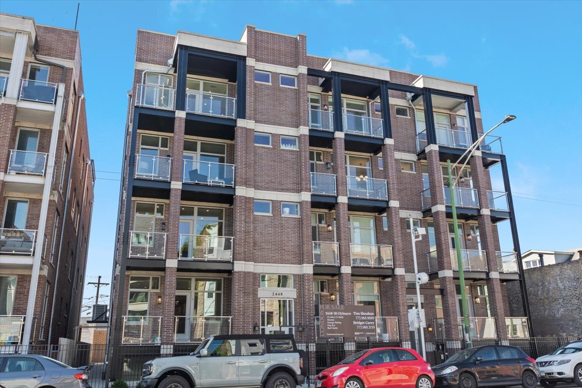 2450 N Clybourn Avenue 5S