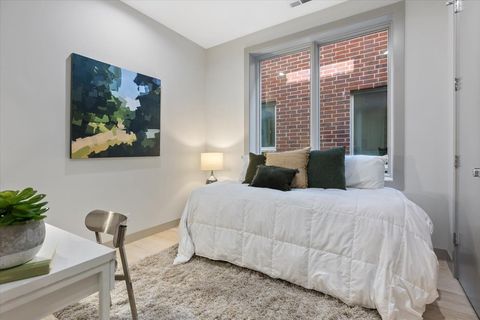 Tiny photo for 2450 N Clybourn Avenue #5S, Chicago, IL 60614 (MLS # 12468116)