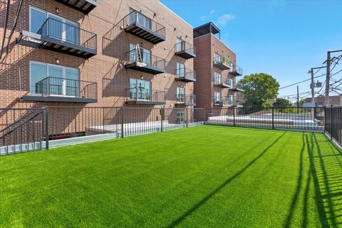 Tiny photo for 2450 N Clybourn Avenue #5S, Chicago, IL 60614 (MLS # 12468116)