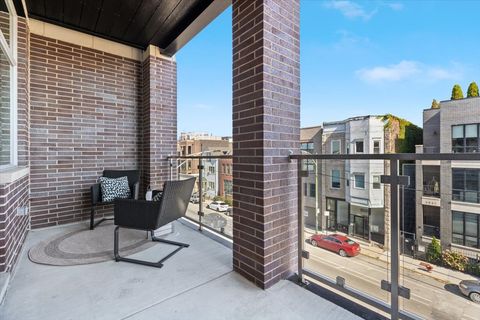 Tiny photo for 2450 N Clybourn Avenue #5S, Chicago, IL 60614 (MLS # 12468116)