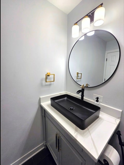 Tiny photo for 72 Braemar Drive, Elk Grove Village, IL 60007 (MLS # 12635325)