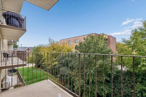 Tiny photo for 8630 Ferris Avenue #404, Morton Grove, IL 60053 (MLS # 12782670)