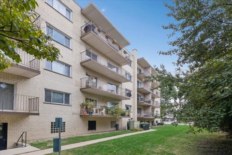 Tiny photo for 8630 Ferris Avenue #404, Morton Grove, IL 60053 (MLS # 12782670)