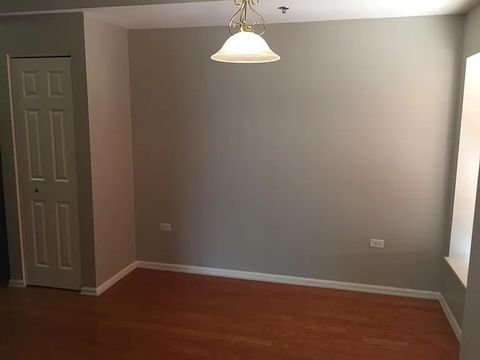Tiny photo for 440 W Mahogany Court #212, Palatine, IL 60067 (MLS # 12631808)