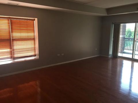 Tiny photo for 440 W Mahogany Court #212, Palatine, IL 60067 (MLS # 12631808)