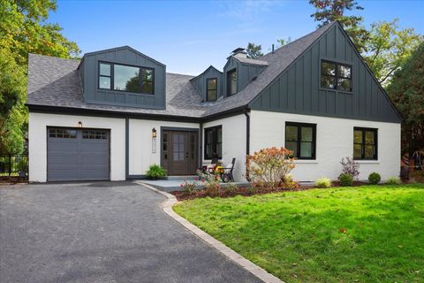 Photo of 4072 Bunker Lane, Wilmette, IL 60091 (MLS # 12626672)