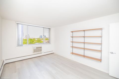 Tiny photo for 2144 N Lincoln Park West Park #10C, Chicago, IL 60614 (MLS # 12469290)