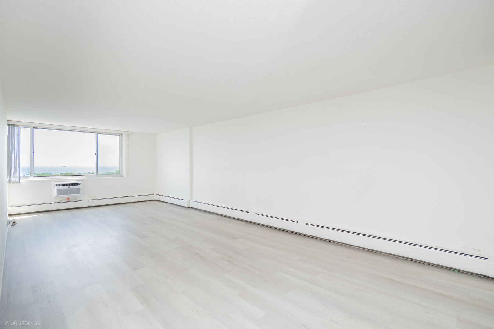 2144 N Lincoln Park West 10C