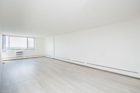 Tiny photo for 2144 N Lincoln Park West Park #10C, Chicago, IL 60614 (MLS # 12469290)