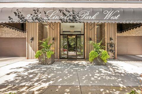 Photo of 2144 N Lincoln Park West Park #10C, Chicago, IL 60614 (MLS # 12469290)