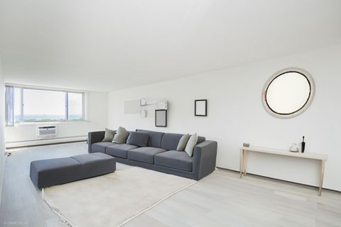 Tiny photo for 2144 N Lincoln Park West Park #10C, Chicago, IL 60614 (MLS # 12469290)