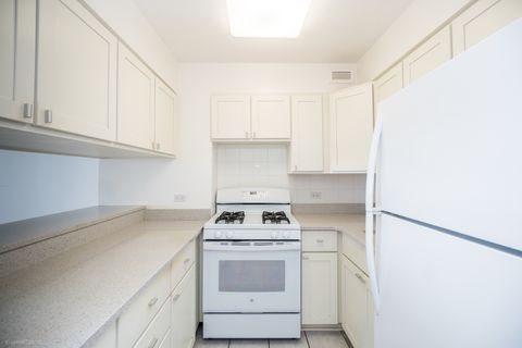 Tiny photo for 2144 N Lincoln Park West Park #10C, Chicago, IL 60614 (MLS # 12469290)