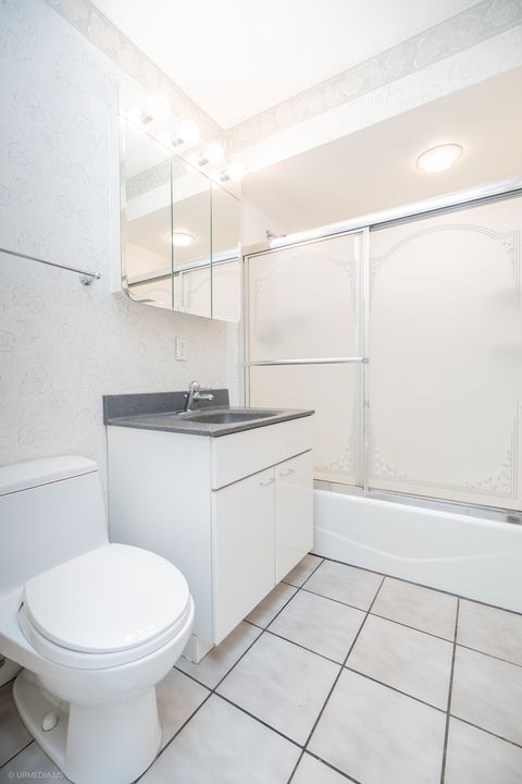 Tiny photo for 2144 N Lincoln Park West Park #10C, Chicago, IL 60614 (MLS # 12469290)