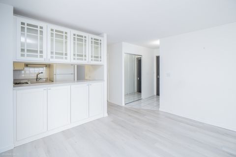Tiny photo for 2144 N Lincoln Park West Park #10C, Chicago, IL 60614 (MLS # 12469290)