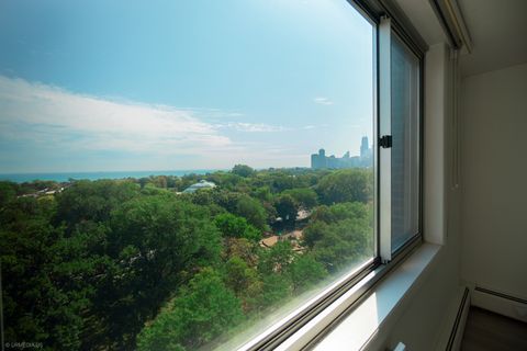 Tiny photo for 2144 N Lincoln Park West Park #10C, Chicago, IL 60614 (MLS # 12469290)