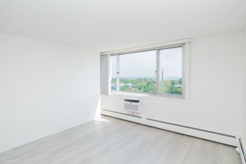 Tiny photo for 2144 N Lincoln Park West Park #10C, Chicago, IL 60614 (MLS # 12469290)