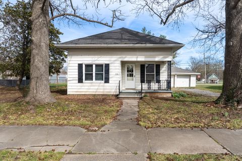Tiny photo for 202 S Bush Avenue, Hurst, IL 62949 (MLS # 12597827)
