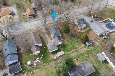 Tiny photo for 202 S Bush Avenue, Hurst, IL 62949 (MLS # 12597827)