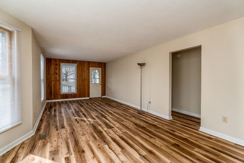 Tiny photo for 202 S Bush Avenue, Hurst, IL 62949 (MLS # 12597827)