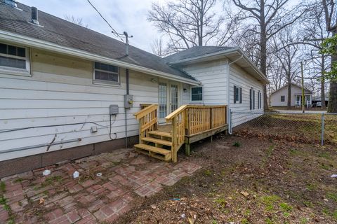 Tiny photo for 202 S Bush Avenue, Hurst, IL 62949 (MLS # 12597827)